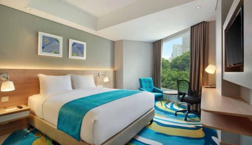 Standard Queen Room with City View - Free Breakfast