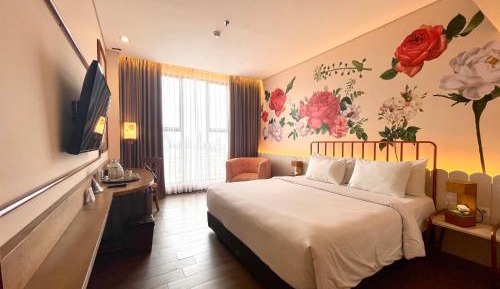 Spring Deluxe Room - King bed