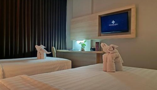 Club Twin Room