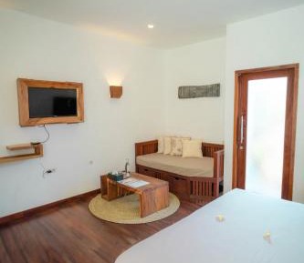 Deluxe Suite Room with Free One Time Lunch or Dinner 