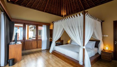 Suite Room with Hills View