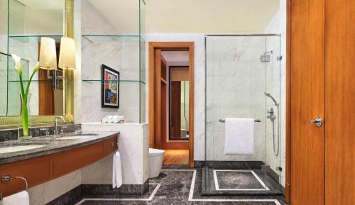 Grand Studio (Club Lounge Access), 1 King Bed, City View