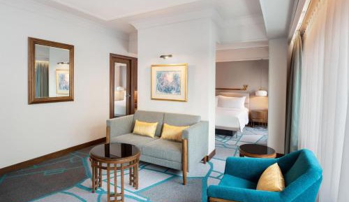 1 King Bed, Club Lounge Access, Junior Suite