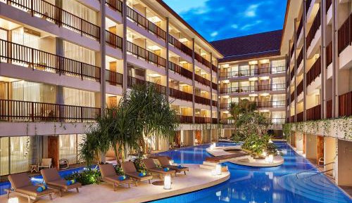 Deluxe King Room with Lagoon View and Free Kids Activity