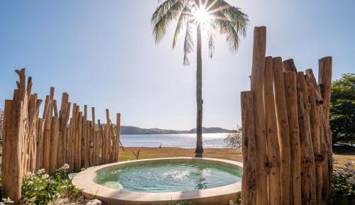 Beach Villa with Pool - Free return boat from Kores Harbor to Gili Asahan