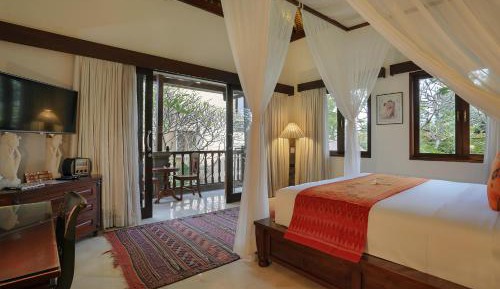 Villa with Garden View