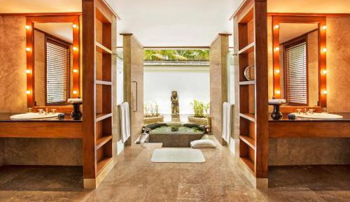 Luxury Villa Garden View