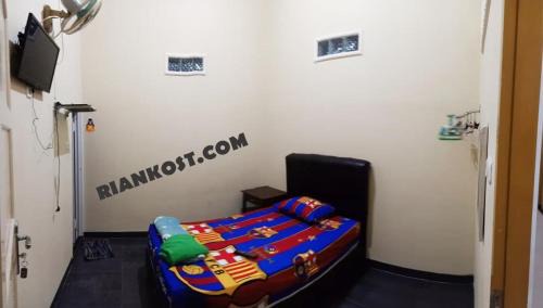 Single Room with Private Bathroom