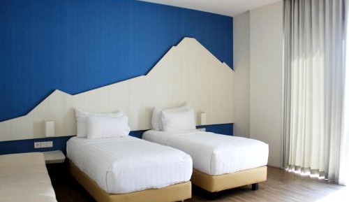 Standard Twin Room with Breakfast