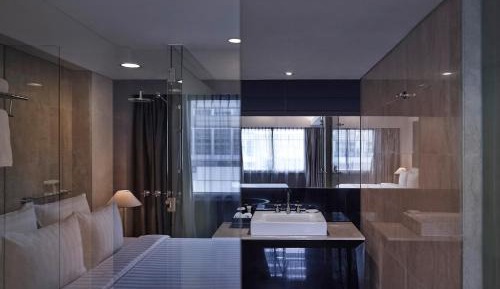 Apartment with king bed