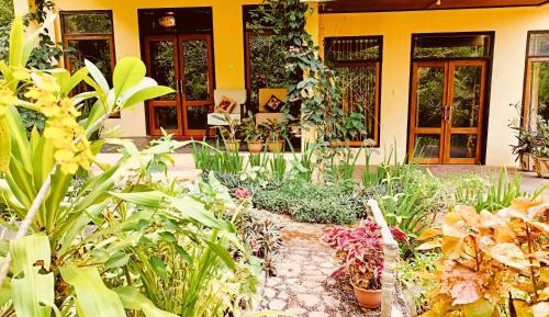 Villa with Garden View
