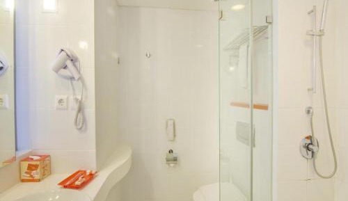Lebaran Package at HARRIS Double or Twin Room