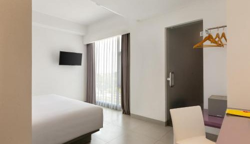 Smart Room Hollywood with View