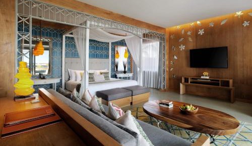 Rooftop Oceanfront Suite
