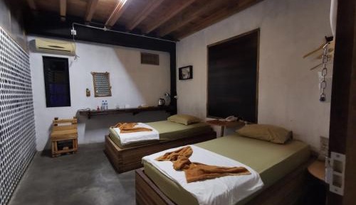 Standard Twin Room with Shared Bathroom