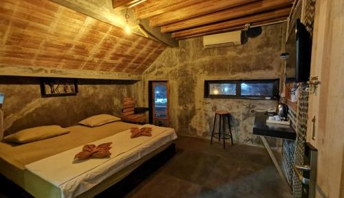 Deluxe Double Room with Balcony