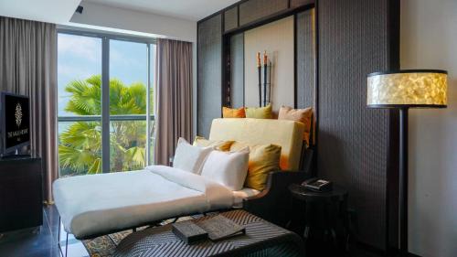 Deluxe Family Pool View  ( with Sofa Bed )