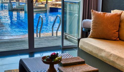 Deluxe Pool Access Suite