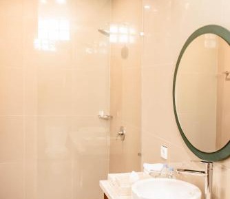 Deluxe Suite with Pool Access