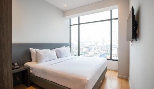 Deluxe Queen Room