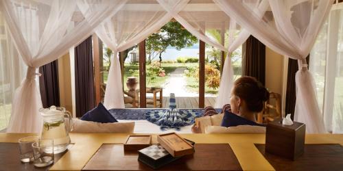 Bungalow - Beach Front with Free Return Boat from Kores Harbor to Gili Asahan (Based on Schedule)