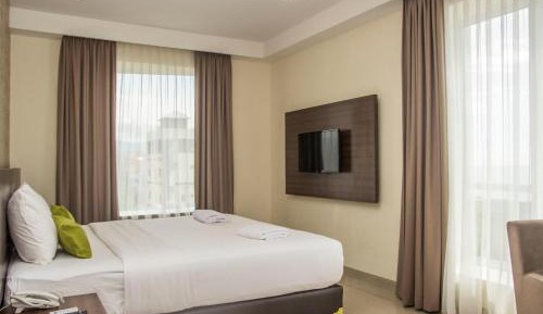 Deluxe Double Room with City View
