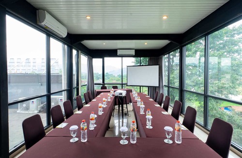 Majalengka Hotel | Summerville Hotel & Coffee Shop