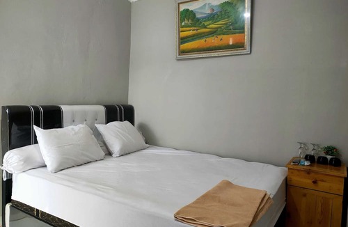Serang Hotel | EXPRESS O 91277 Atiq Homestay Syariah