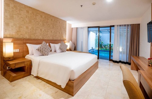 Raya Kuta Hotel | Cross Vibe Paasha Atelier Bali Kuta