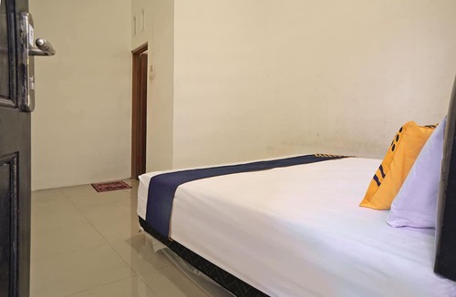Blitar Hotel | Hotel O Kost Putih Syariah