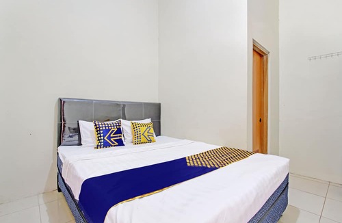 Jatibarang Hotel | SPOT ON 92926 Guest House Cemara 1 Syariah