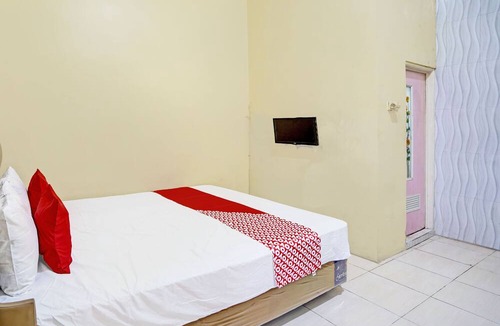 Lamongan Hotel | OYO Life 93032 Maju Mapan Homestay Syariah