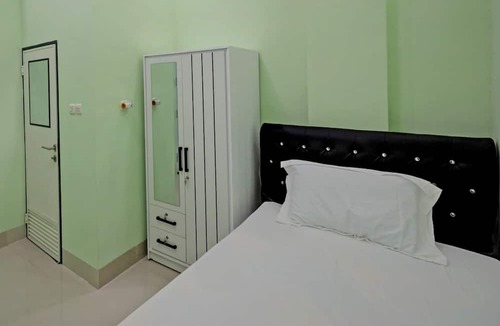 Makassar Hotel | OYO 93059 Homestay Zafirah