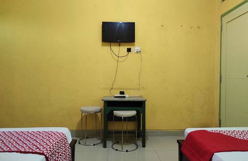 Jatiwangi Hotel | OYO 90333 Wisma Tenang Jaya Syariah