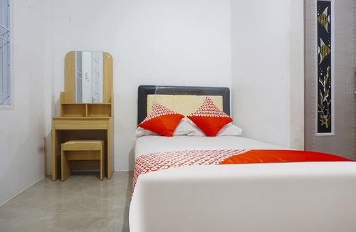 Makassar Hotel | Hotel O Pondok Feby Makassar