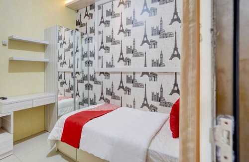 Surabaya Hotel | OYO Life 90606 Glass House Citraland Syariah