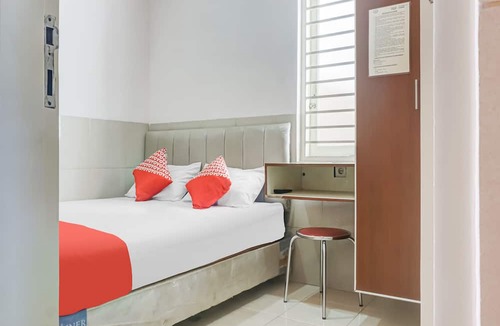 Makassar Hotel | OYO 91316 Hh Guest House Makassar