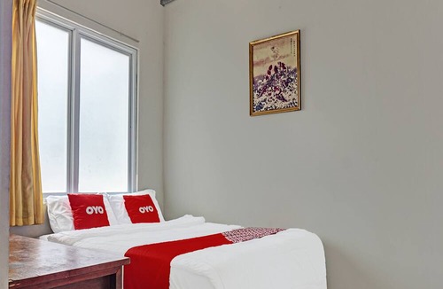 Binong Hotel | OYO 91849 Karawaci Taman Permata 5