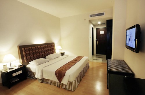 Padang Hotel | Rocky Plaza Hotel Padang