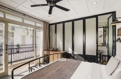 Petitenget Hotel | Brown Feather Batu Belig