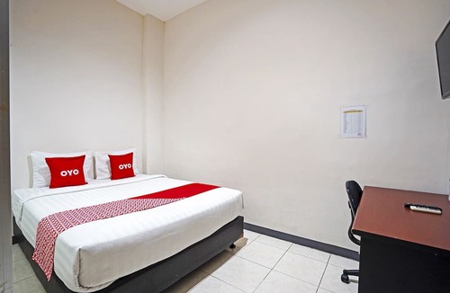 Wonokromo Hotel | OYO Flagship 90890 Bratang Gede Residence
