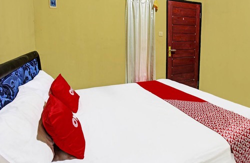 Kecamatan Janapria Hotel | OYO 91845 V ar House Near Pantai Tanjung Bias