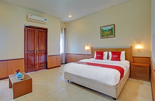 Tulang Bawang Hotel | OYO 90947 Hotel Sarbini