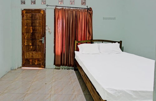 Praya Hotel | Hotel O Homestay Bang HajiNearLapangan Penujak (Inen Gonggang)