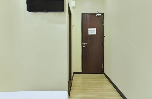 Pekanbaru Hotel | OYO 90674 Wisma Syukran Syariah