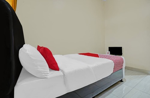 Subang Hotel | OYO 90416 Wisma Wayang Ajen Syariah