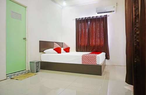 Jeneponto Hotel | Hotel O Dalle 5151 Jeneponto Near Patung kuda, Jeneponto