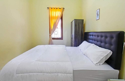 Sempe Hotel | OYO 91777 Kemuning Guesthouse