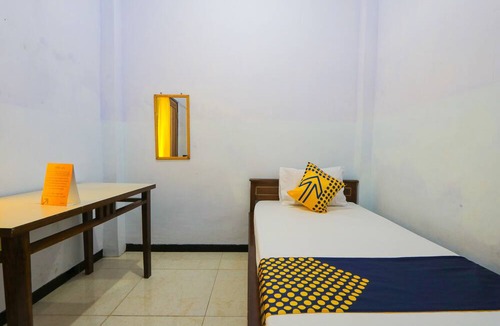 Tulungagung Hotel | SPOT ON 90742 Kinanthy Homestay Syariah
