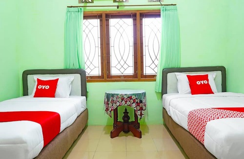 Kalangbret Hotel | Super OYO 91568 Trisna Srabah Resort Homestay & Resto